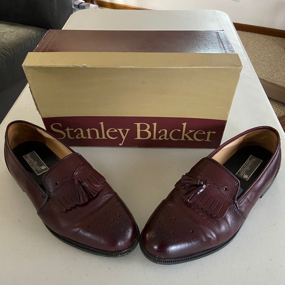 Men’s 9W Dress Shoes